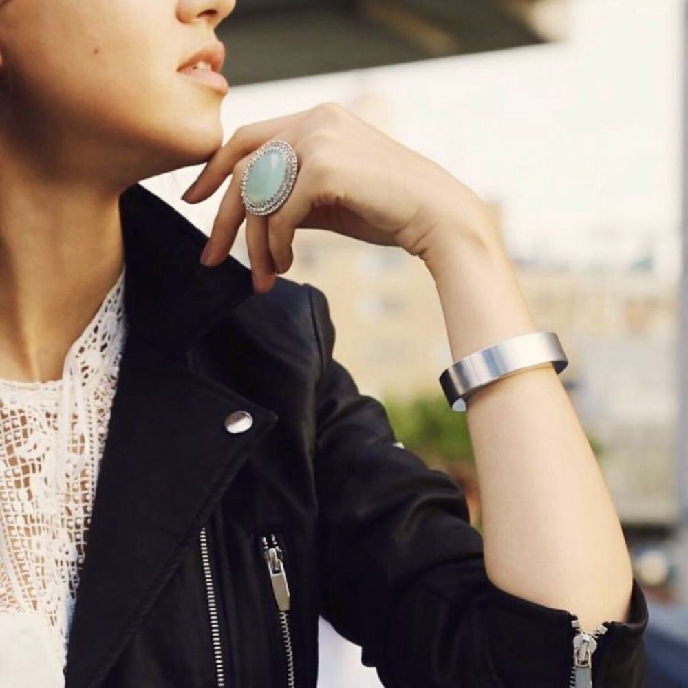 Mark & Graham Silver Hinged charging bracelet S